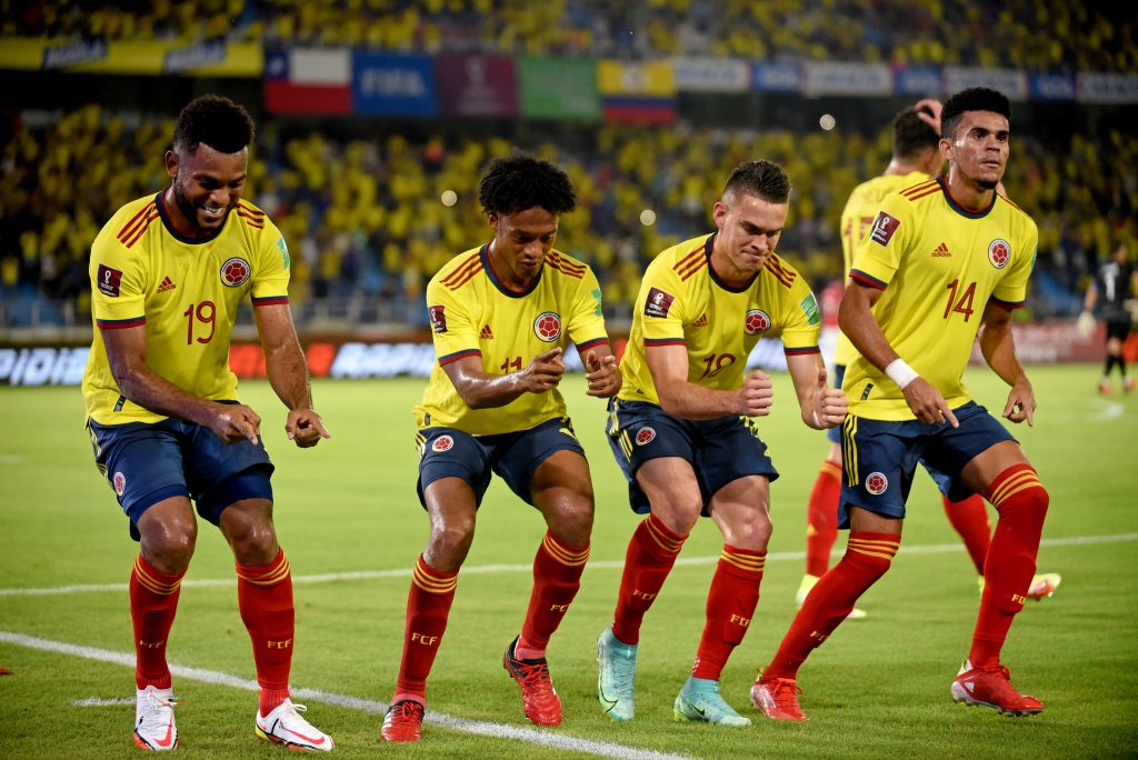 La Selección Colombia terminó 2021 en el puesto 16 de la Fifa 2 La Selección Colombia terminó 2021 en el puesto 16 de la Fifa Se acaba el año y la Federación Internacional de Fútbol Asociado (Fifa) dio a conocer este jueves la clasificación con la que las selecciones cierran 2021. Allí aparece la Selección Colombia ubicada en el puesto 16 del ránking, tras un año de altibajos.
