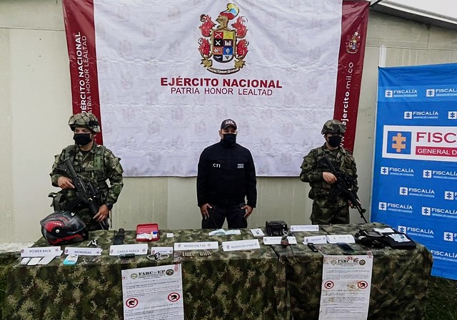 En combate murió alias 'Kevin' de las disidencias de las Farc 2 En combate murió alias 'Kevin' de las disidencias de las Farc En un combate en la vía que comunica el corregimiento de Monteloro con el municipio de Tuluá, Valle del Cauca, falleció alias ‘Kevin’, señalado de ser el cuarto cabecilla de la estructura Adán Izquierdo de las Disidencias de las Farc.