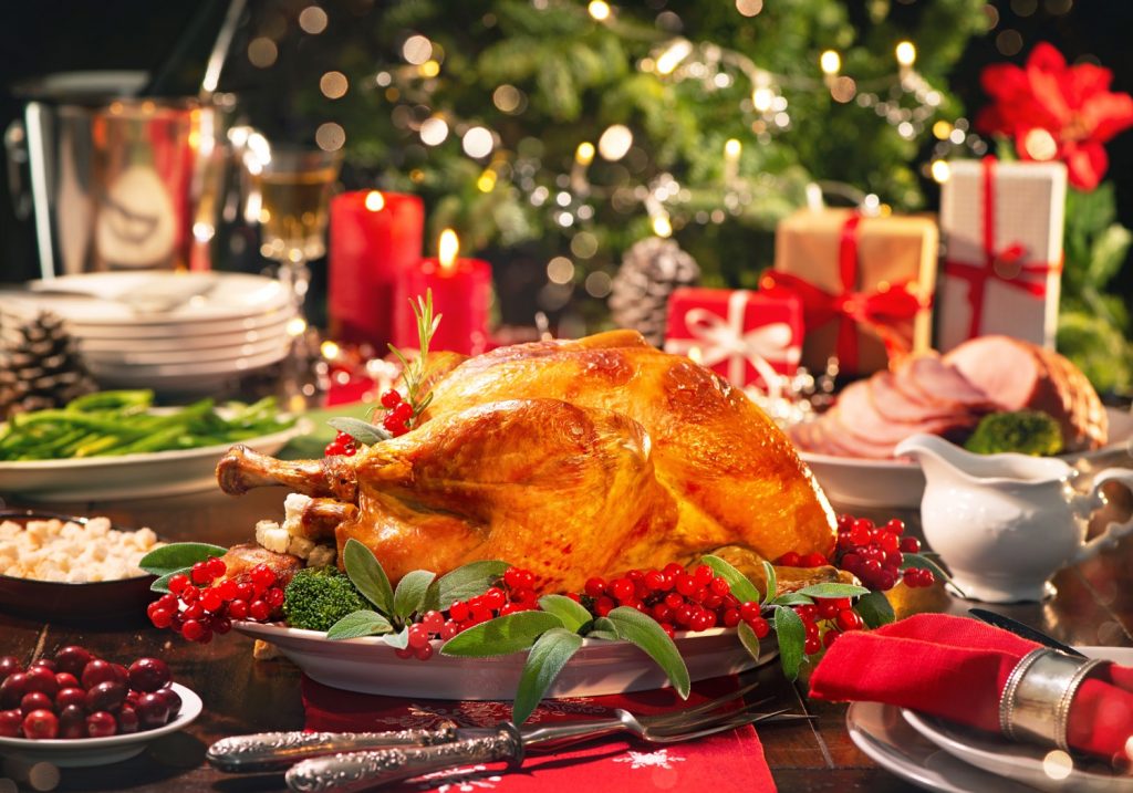 Pásela de maravilla en Nochebuena con su gente 4 Pásela de maravilla en Nochebuena con su gente Seguramente desde ya en su casa están con el corre corre para pasar una linda fiesta de Navidad y dejar atrás el estrés del 2021. Por eso le traemos algunos consejitos que le pueden ayudar a que su Nochebuena sea más fácil.