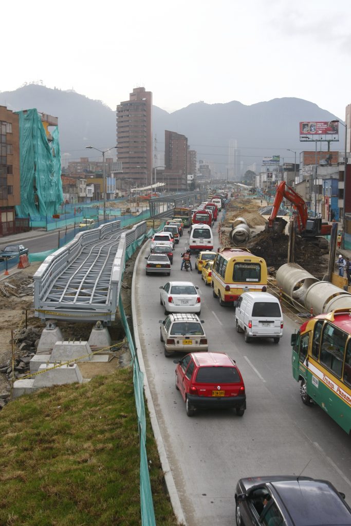Por decreto la alcaldesa López expidió el nuevo POT de Bogotá 1 Por decreto la alcaldesa López expidió el nuevo POT de Bogotá Por medio de un Decreto, la alcaldesa Mayor de Bogotá, Claudia López, oficializó el Plan de Ordenamiento Territorial (POT) que durante los últimos meses ha suscitado diferencias entre sus ponentes y opositores en el Concejo de Bogotá.
