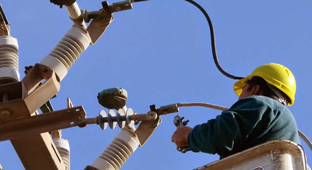 ¡Mucho ojo! Estos serán los cortes de luz para este jueves 13 de enero Con la intención de brindar una mejora en el servicio de luz en la ciudad, por ajustes y reparaciones en el servicio que brinda Enel - Codensa, se estarán realizando mantenimientos y modernizaciones en la infraestructura para el sistema de energía en Bogotá.&nbsp;