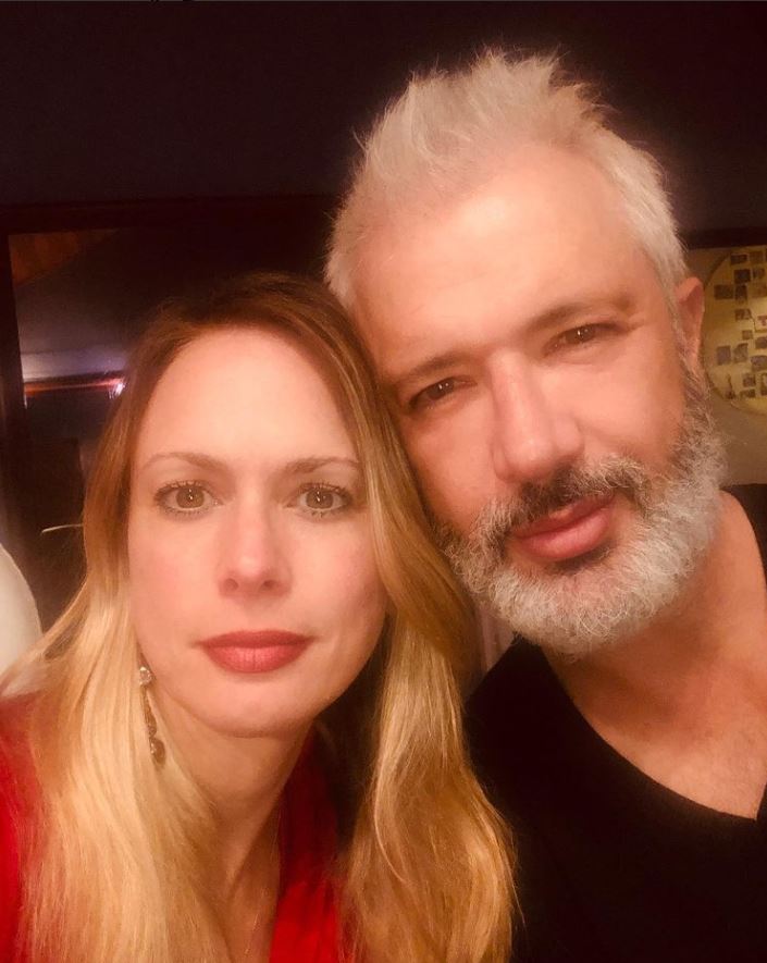 Geraldine Zivic, 3 décadas enamorando a Colombia La novela 'La nieta elegida', del canal RCN, ha reunido un increíble elenco que mezcla la experiencia con la juventud. Dentro de él está la argentina Geraldine Zivic, una mujer que se ha ganado el cariño de los colombianos gracias a su talento y sensualidad.