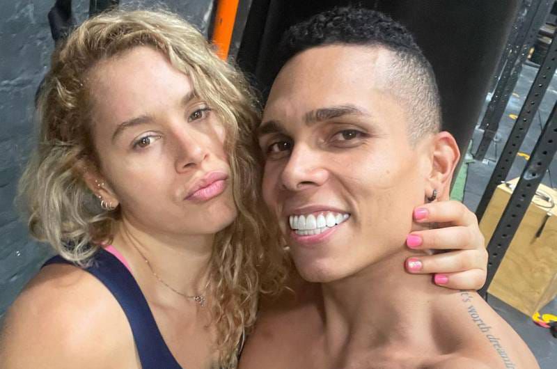 Gago y Paola, exparticipantes del 'Desafío', esperan a su primer hijo La pareja contó a través de las redes sociales que están esperando un niño. Sería el primer bebé de Paola y el segundo para Gago.