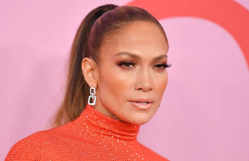 Top 10 de las celebridades con más seguidores en Instagram 9 Top 10 de las celebridades con más seguidores en Instagram Las redes sociales son una herramienta que claramente ayudan a medir la popularidad de las celebridades, es por ello que hoy le traemos el Top-10 de las famosas que más seguidores tienen en sus cuentas de Instagram.