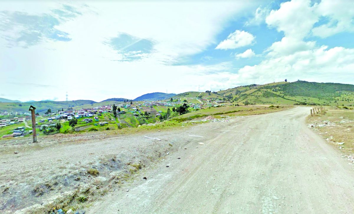 En un potrero de Ciudad Bolívar fue hallado sin vida Andrés Felipe 3 En un potrero de Ciudad Bolívar fue hallado sin vida Andrés Felipe Las lágrimas no paraban de rodar por el rostro de la hermana de Andrés Felipe Junca sobre la tarde de ayer. La joven se encontraba hablando con Q’HUBO, a la vez que detrás de ella le confirmaban la fatal noticia: su hermano fue hallado sin vida en un potrero del barrio Arborizadora Alta (Ciudad Bolívar), luego de haber sido reportado como desaparecido la noche del pasado lunes. Allí se le quebrantó la voz y nos colgó.