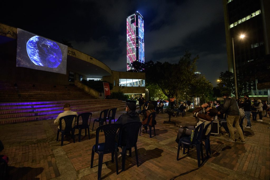 Agéndese para la Cinemateca al Parque Los eventos culturales en la ciudad sí qué hacen falta y desde que empezaron nuevamente a abrir sus puertas, son cientos los habitantes de la capital que asisten para disfrutar de conciertos, eventos deportivos, obras de teatro, cinemas, entre otros.