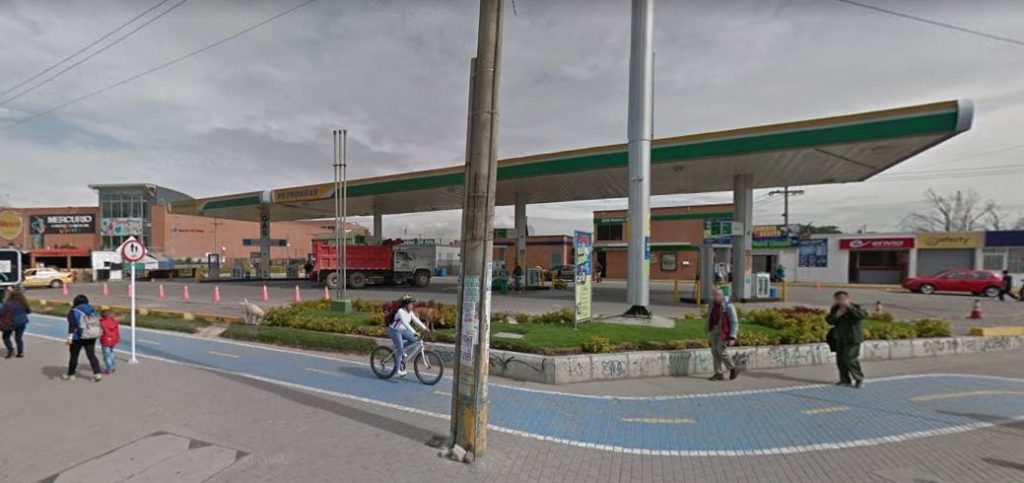 Se registraron dos homicidios en Soacha el día Sábado 1 Se registraron dos homicidios en Soacha el día Sábado En un lapso de 40 minutos, la noche de este sábado, se presentarondos asesinatos a bala en el vecino municipio de Soacha. Las horas de la noche, desde las 11 a las 11:40, fueron el escenario perfecto para que maleantes hicieran de las suyas en dos barrios soachunos distintos.Mientras uno fue llevado a cabo en las inmediaciones de una bomba de servicio del barrio León XIII, otro sucedió en una vía del sector del Chicó.