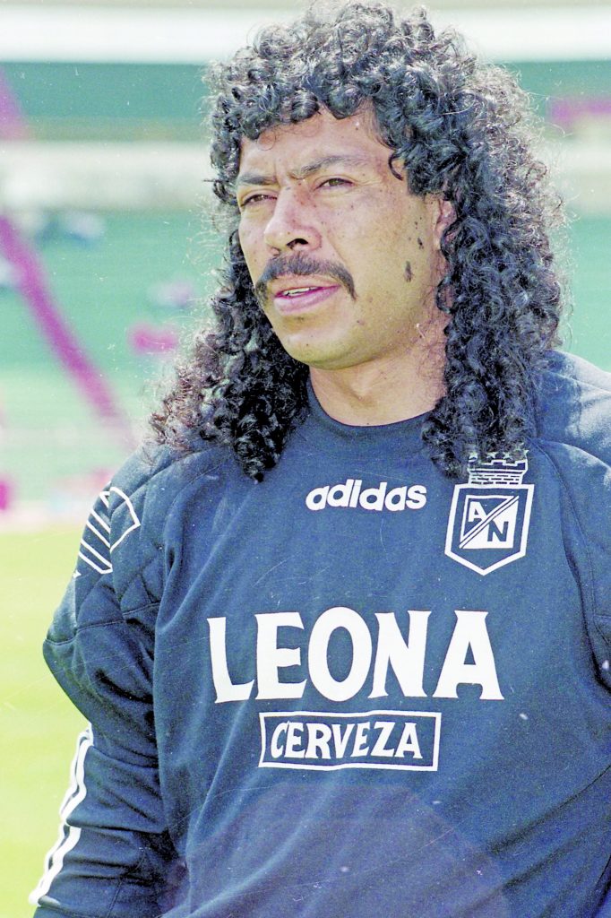 René Higuita se cansó de las extorsiones 2 René Higuita se cansó de las extorsiones Los bandidos siempre están a la orden del día, y es que cualquier ciudadano en el territorio nacional puede ser víctima de ellos. Entre los delitos más comunes se encuentra la extorsión, con la que los criminales, por medio de intimidaciones y amenazas, buscan conseguir algún beneficio, ya sea económico o de otro tipo.