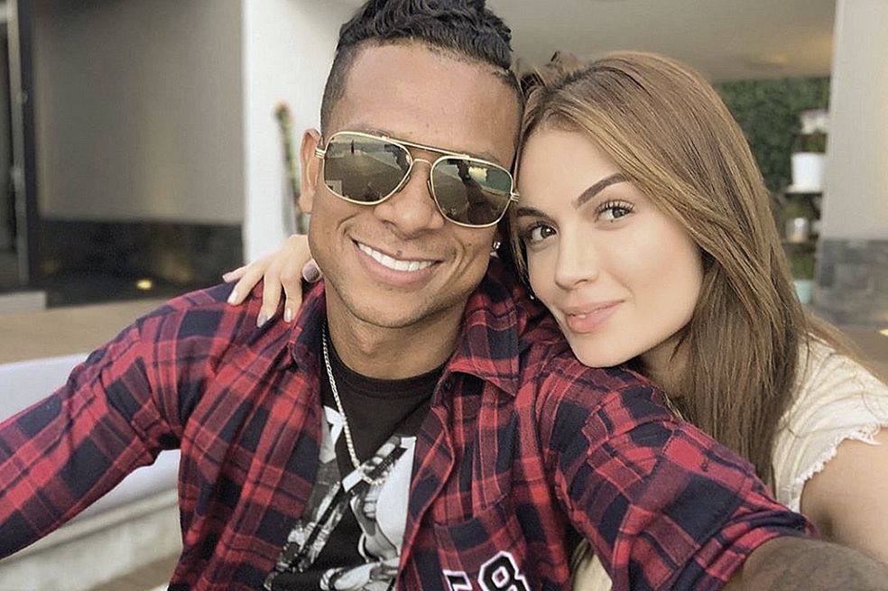 La bella Sara Uribe reveló lo que siente por Fredy Guarín Sara Uribe dejó a sus seguidores sorprendidos al responder sobre sus sentimientos por su expareja, el exfutbolista Fredy Guarín. En una dinámica junto a su amiga Lina Arroyave, Sara se destapó y confesó que todavía ama al padre de su hijo.