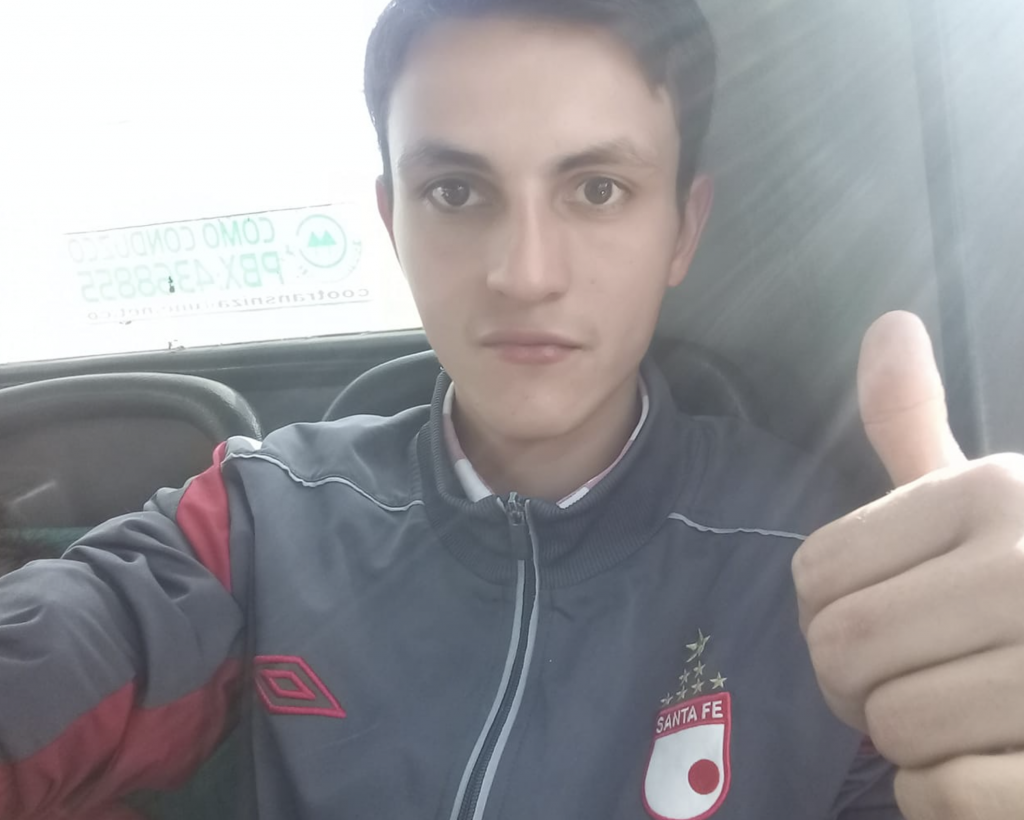 Piden justicia por asesinato del barrista Javier El pasado domingo un brutal asesinato desoló las calles del barrio Danubio Azul en Usme, luego de conocerse del crimen de un joven de 28 años de edad. Su nombre era Javier Andrés Sánchez.&nbsp;