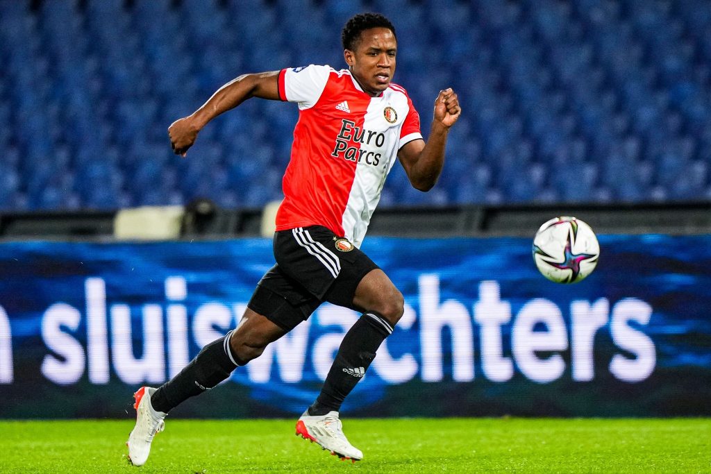 El colombiano Sinisterra lideró la remontada del Feyenoord Otra jornada redonda tuvo este miércoles el atacante colombiano Luis Fernando Sinisterra en la liga de los Países Bajos, al salir nuevamente como figura, esta vez tras marcarle doblete al Heracles, en partido de la cuarta jornada.