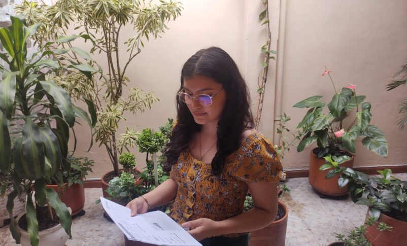 Tras intentarlo seis veces, Marcela Erazo hizo el Icfes perfecto 1 Tras intentarlo seis veces, Marcela Erazo hizo el Icfes perfecto Quinientos sobre quinientos puntos en las pruebas Icfes tienen hoy a Marcela Erazo Medina como el centro de las noticias ejemplares del país.
