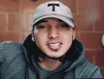 Puñalada en el pecho a Diego Alejandro en el barrio Unir “¡Auxilio! ¡Auxilio!”, escucharon gritar ayer a un joven de 21 años que llegó malherido a un conjunto del barrio Unir (Engativá), luego de que dos bandidos atentaran vilmente contra su vida, con el fin de llevarse sus pertenencias.