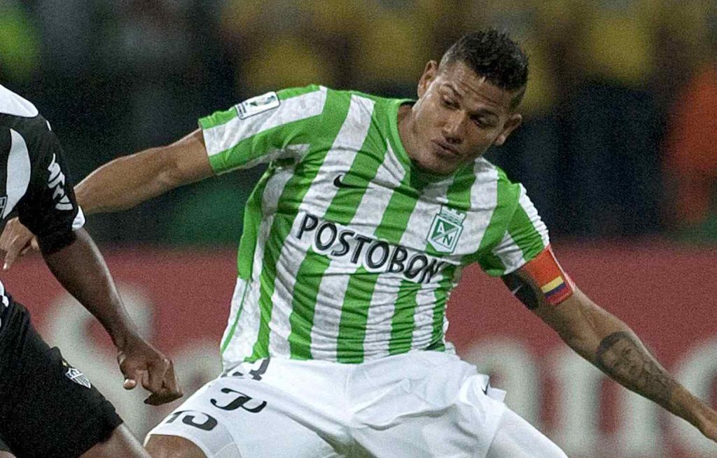 De nuevo en casa: Alexánder Mejía vuelve al Atlético Nacional 1 De nuevo en casa: Alexánder Mejía vuelve al Atlético Nacional Tras el transcurso del periodo de negociaciones Atlético Nacional anunció el regreso de una de sus figuras, que se reincorpora al equipo con el que fue campeón de la Copa Libertadores 2016, tras una duración de cinco años por fuera del club antioqueño.
