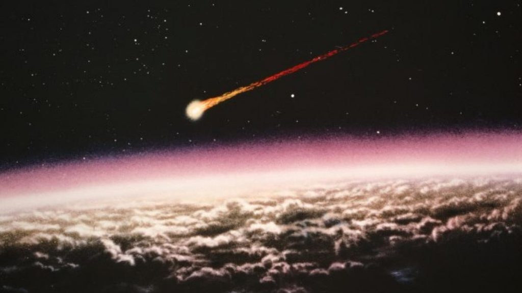 Se aproximan asteroides a la Tierra, pero no son un peligro 8 Se aproximan asteroides a la Tierra, pero no son un peligro Este 29 de diciembre un asteroide llamado AE3 se aproximará a 4,54 millones de kilómetros de la Tierra; este mide 149 metros de longitud, lo que equivale a una pirámide de Egipto. Este asteroide será el último que se acerque este año a nuestro planeta.