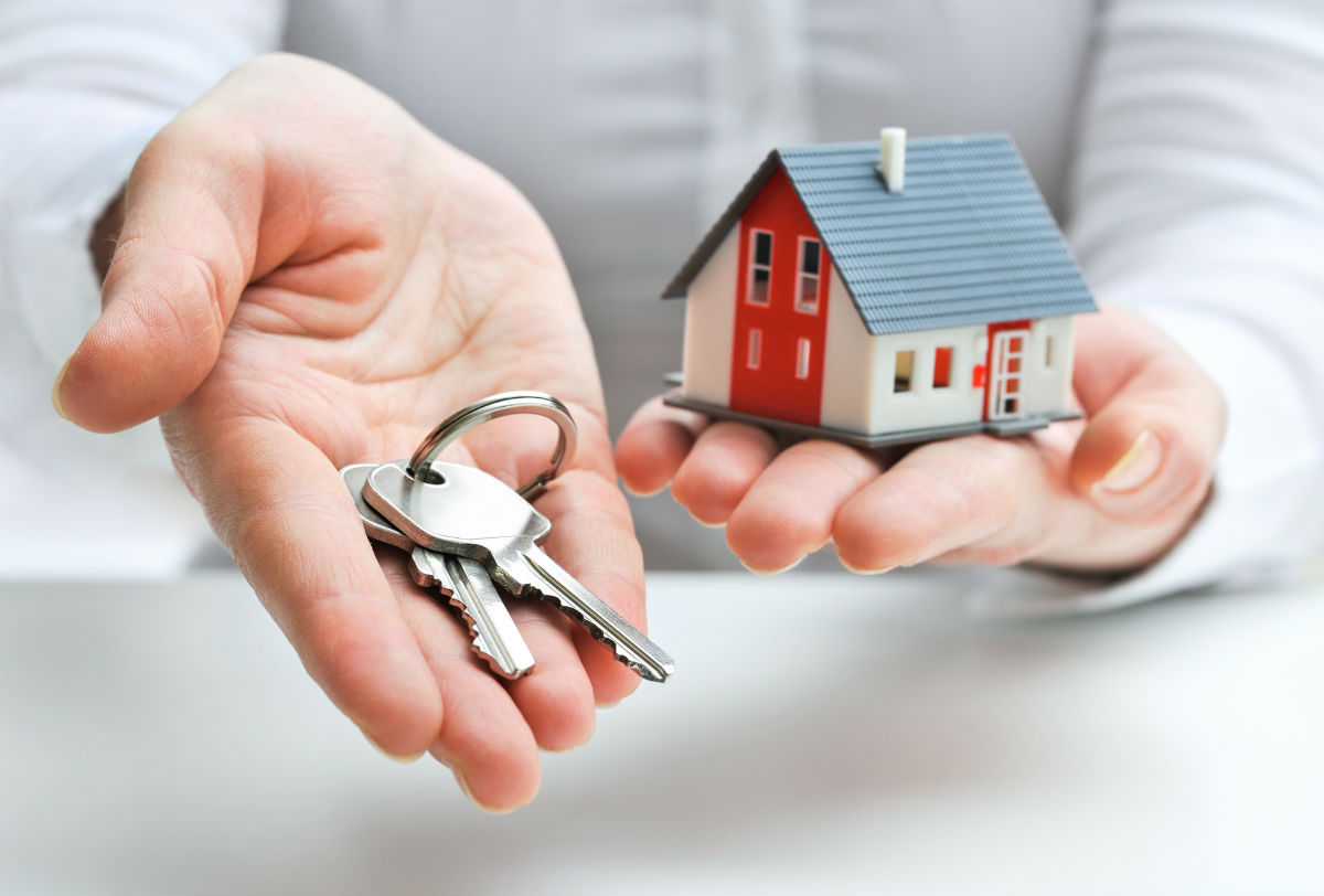 Las claves para un buen arrendamiento 4 Las claves para un buen arrendamiento Si está planeando tomar en arriendo o arrendar un inmueble, tenga en cuenta que tiene derechos y deberes. Si no los conoce, tranquilo, en Q’HUBO se los vamos a contar basados en la Ley 820 de 2003, la cual regula este proceso. Además, nos asesoramos con Ángela Munar, gerente de cumplimiento y crédito de Seguros Mundial, experta en este tema, quien nos dio algunas claves para que su trámite sea efectivo y no se convierta en un dolor de cabeza en el futuro.