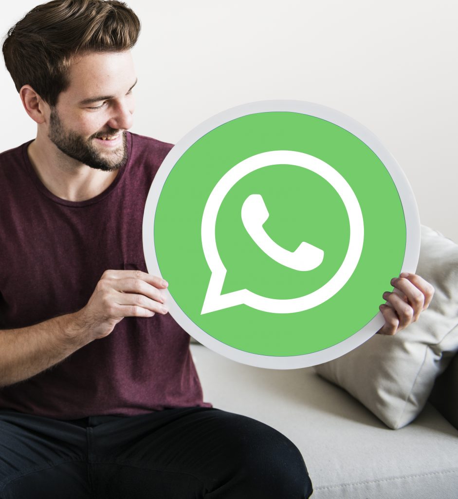 Nuevas actualizaciones de WhatsApp antes que termine el año 1 Nuevas actualizaciones de WhatsApp antes que termine el año Este martes 15 de diciembre la aplicación de mensajería instantánea WhatsApp, anunció que traserá para sus usuarios una nueva actualizaciones de seguridad y privacidad. Dentro de estas novedades se encuentra una relacionada con las notas de voz y otras con la eliminación de mensajes.