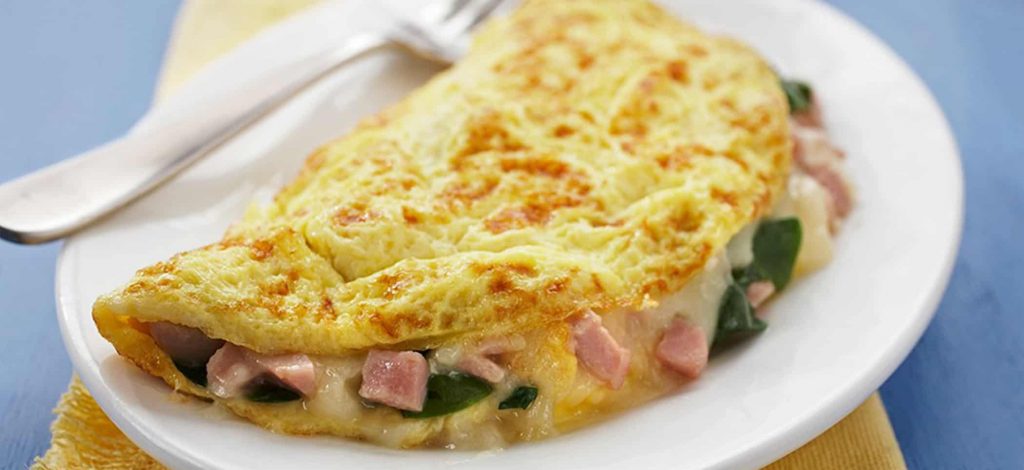 Aprenda a preparar deliciosos huevos para desayunar 2 Aprenda a preparar deliciosos huevos para desayunar Con frecuencia se escucha decir que se debe desayunar como rey, almorzar como príncipe y cenar como mendigo. Pues bien, esta frase es un reflejo de la importancia del desayuno.