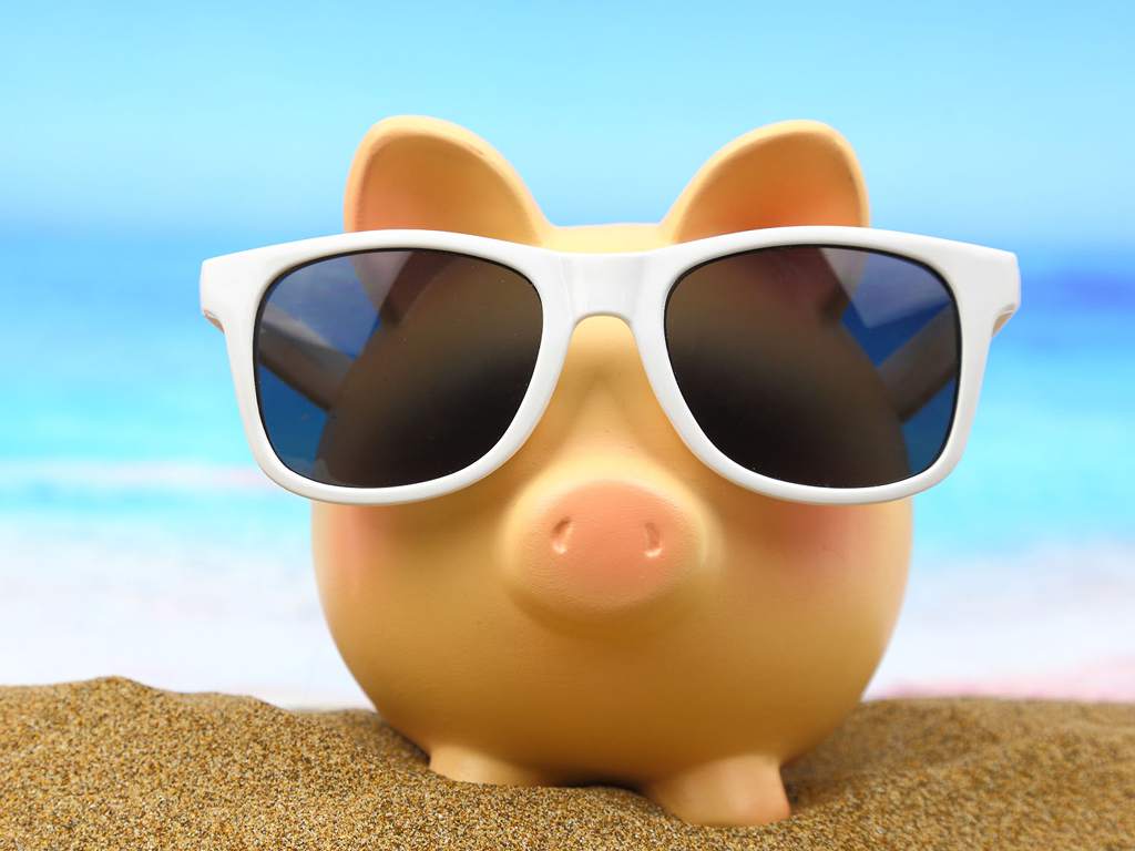7 consejos para controlar sus gastos en vacaciones Muchos estudiantes ya están en vacaciones de fin de año, y los trabajadores también se alistan para descansar. La festividad y la alegría de esta época hace que la gente termine sobrepasando sus capacidades económicas y sobre endeudándose para darse gustos.