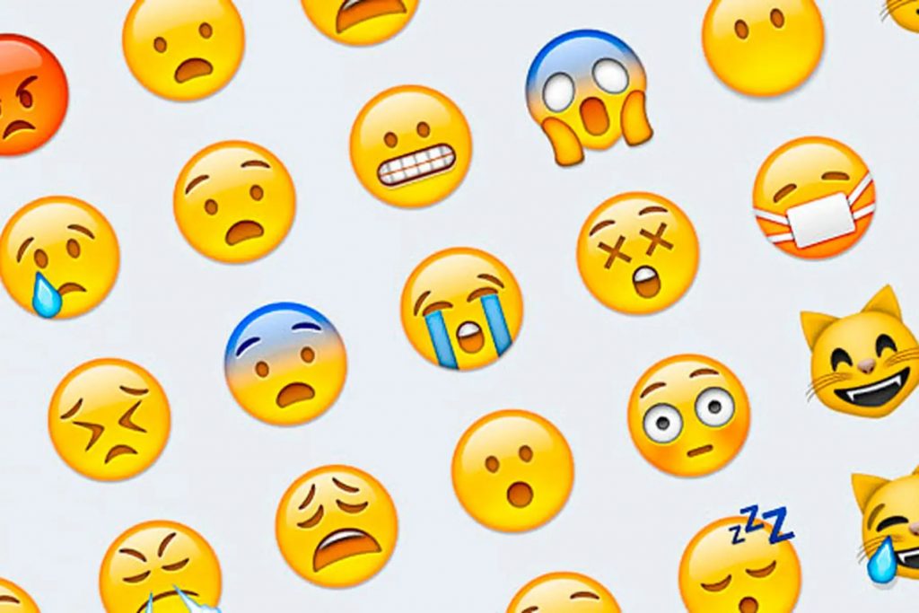 La relación que tendrían los emojis con las relaciones sexuales Los emojis son una herramienta muy común en las conversaciones por redes sociales, y es que para nadie es un secreto que uno de ellos puede romper el hielo y crear una mayor cercanía en una conversación por chat; ahora, lo que ha causado gran curiosidad, es que según un estudio, el uso de ellos puede llegar a ayudarlo en que se dé una relación romántica o sexual.