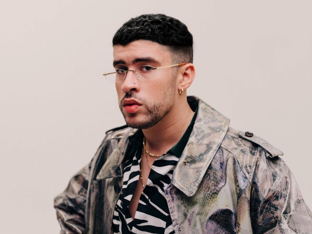 Bad Bunny, el cantante más escuchado de 2021 en Spotify 1 Bad Bunny, el cantante más escuchado de 2021 en Spotify El cantante de música urbana Bad Bunny, por segundo año consecutivo es el artista más escuchado del año a nivel global en la plataforma musical Spotify, según la información entregada por dicha compañía. El puertorriqueño ha alcanzado este año más de 9.100 millones de reproducciones en Spotify.