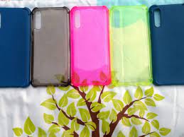 Alargue la vida útil de sus aparatos electrónicos 2 Alargue la vida útil de sus aparatos electrónicos Comúnmente los consumidores colombianos optan por regalar para Navidad aparatos electrónicos como celulares, tabletas y consolas de videojuegos.