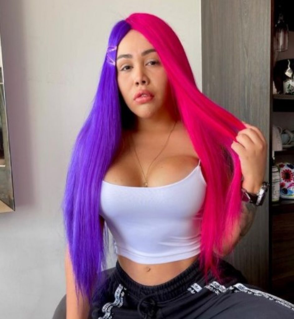 Yina Calderón habla del video donde supuestamente mete 'perico' 1 Yina Calderón habla del video donde supuestamente mete 'perico' En video quedó captado el momento en donde, supuestamente, Yina Calderón inhaló droga en plena fiesta, en la cual tocaba como Dj. Esto dijo la mujer sobre la grabación.