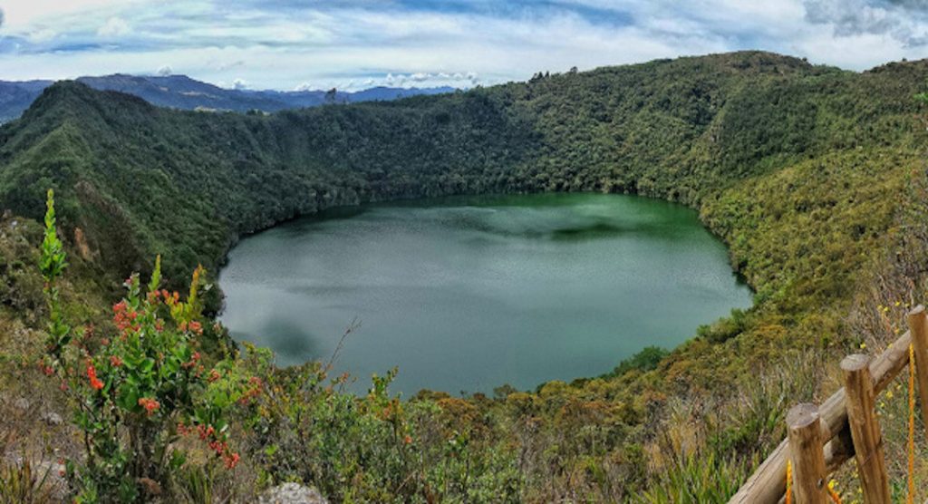 5 pueblos para visitar en Cundinamarca en el año nuevo Para empezar con el pie derecho el año 2022, disfrutar de la naturaleza, viajar y conocer nuevos destinos es el plan ideal.&nbsp; En los diferentes pueblos aledaños a la ciudad de Bogotá se podrá descubrir lugares maravillosos, encontrando la historia de Colombia, sus costumbres y su belleza.