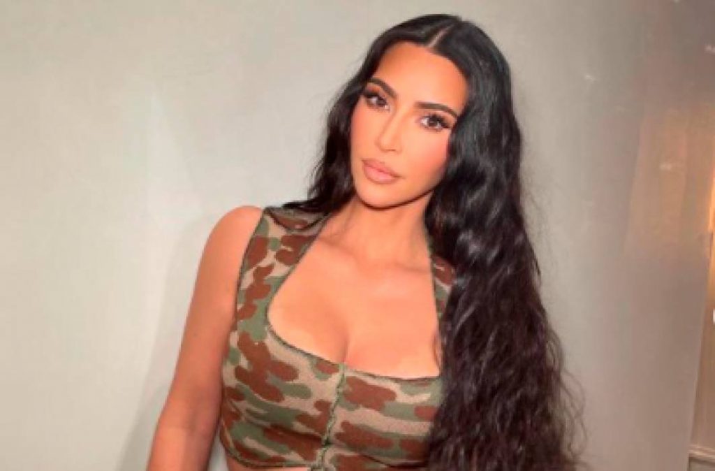 Kim Kardashian superó importante examen de derecho La estrella de las redes sociales y la televisión&nbsp;Kim&nbsp;Kardashian aprobó, luego de tres intentos infructuosos, un examen de derecho en California, primer paso en su sueño de convertirse en abogada, anunció el lunes.&nbsp;
