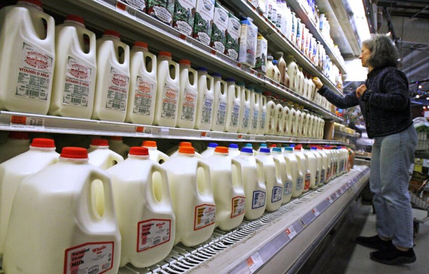El panorama de la leche en nuestro país 2 El panorama de la leche en nuestro país A comienzos de este mes, la Asociación Colombiana de Procesadores de Leche (Asoleche) informó que en el país había una disminución significativa en la producción de líquido, lo que venía afectando al sector lácteo y, en últimas, al consumidor final.
