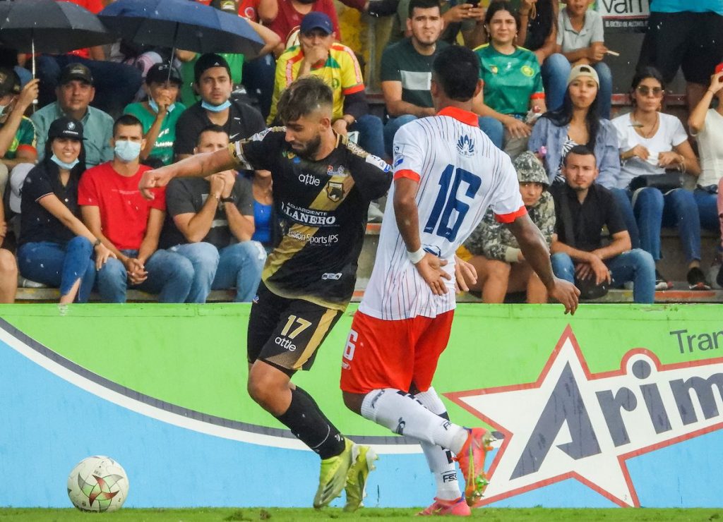 Dimayor investigará el polémico ascenso del Unión Magdalena 6 Dimayor investigará el polémico ascenso del Unión Magdalena Sigue la polémica por el triunfo del Unión Magdalena el pasado fin de semana en Villavicencio 2-1 frente a Llaneros F.C., que a la postre significó su regreso a la primera división del Fútbol Profesional Colombiano. La victoria, obtenida entre el minuto 94 y 95 del tiempo adicional, causó gran sospecha, por la forma en la que fueron conseguidas las dos anotaciones del ciclón.
