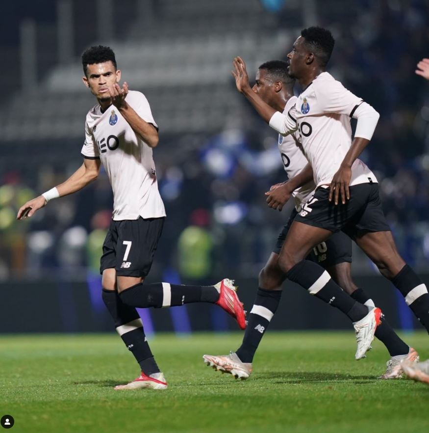 'Lucho' Díaz volvió a anotar, y ahora lo hizo de tiro libre 1 'Lucho' Díaz volvió a anotar, y ahora lo hizo de tiro libre Por la fecha 13 de la Liga de Portugal, hace pocos minutos, el Porto venció como visitante 0-3 al Portimonense, en el Estadio Municipal de Portimao, donde una de las figuras fue el colombiano Luis Fernando Díaz, quien abrió el marcador.
