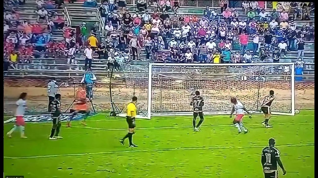 Dimayor investigará el polémico ascenso del Unión Magdalena 7 Dimayor investigará el polémico ascenso del Unión Magdalena Sigue la polémica por el triunfo del Unión Magdalena el pasado fin de semana en Villavicencio 2-1 frente a Llaneros F.C., que a la postre significó su regreso a la primera división del Fútbol Profesional Colombiano. La victoria, obtenida entre el minuto 94 y 95 del tiempo adicional, causó gran sospecha, por la forma en la que fueron conseguidas las dos anotaciones del ciclón.
