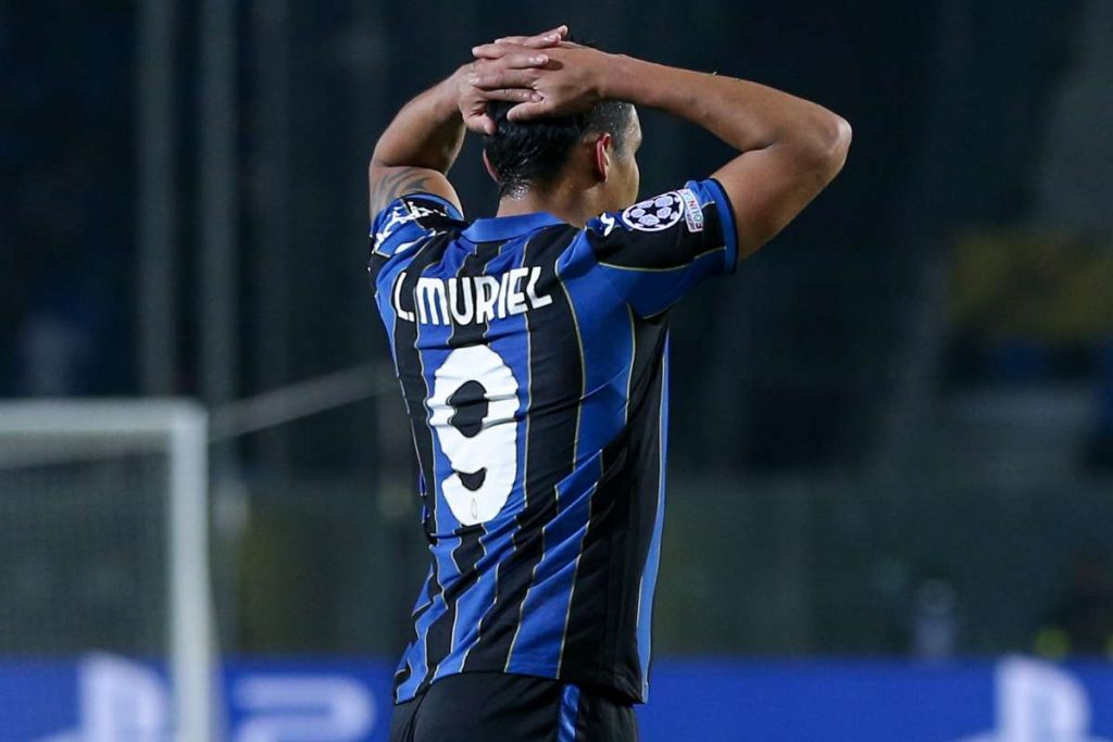 Tras eliminación de 'Champions', ladrones se le metieron a la casa 2 Tras eliminación de 'Champions', ladrones se le metieron a la casa Como si la dolorosa eliminación del Atalanta en la Liga de Campeones de Europa no fuera suficiente, el atacante colombiano Luis Fernando Muriel sufrió otra desilusión ayer, pero esta por cuenta de los ladrones.