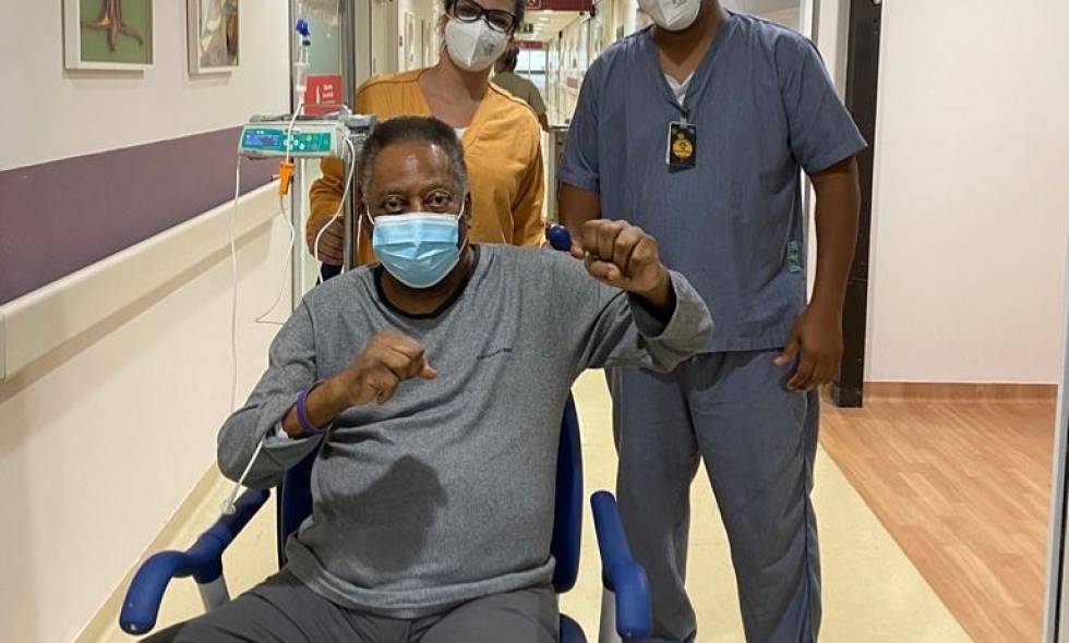 Pelé preocupa al mundo por su delicado estado de salud 'O rei', leyenda del fútbol, fue internado este miércoles en el hospital Albert Einstein, de Sao Paulo, luego de presentar una inusual hinchazón en varias partes de su cuerpo.
