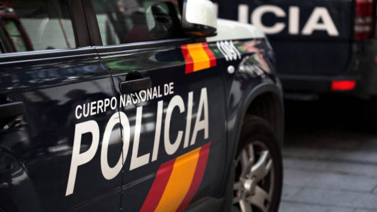 Caen 19 colombianos en España por explotación sexual 2 Caen 19 colombianos en España por explotación sexual Un aterrador caso de explotación sexual dieron a conocer este jueves las autoridades en España, donde fueron detenidas 19 personas de nacionalidad colombiana, señaladas de conformar una red que se encargaba de reclutar mujeres en nuestro país para someterlas en el país europeo.
