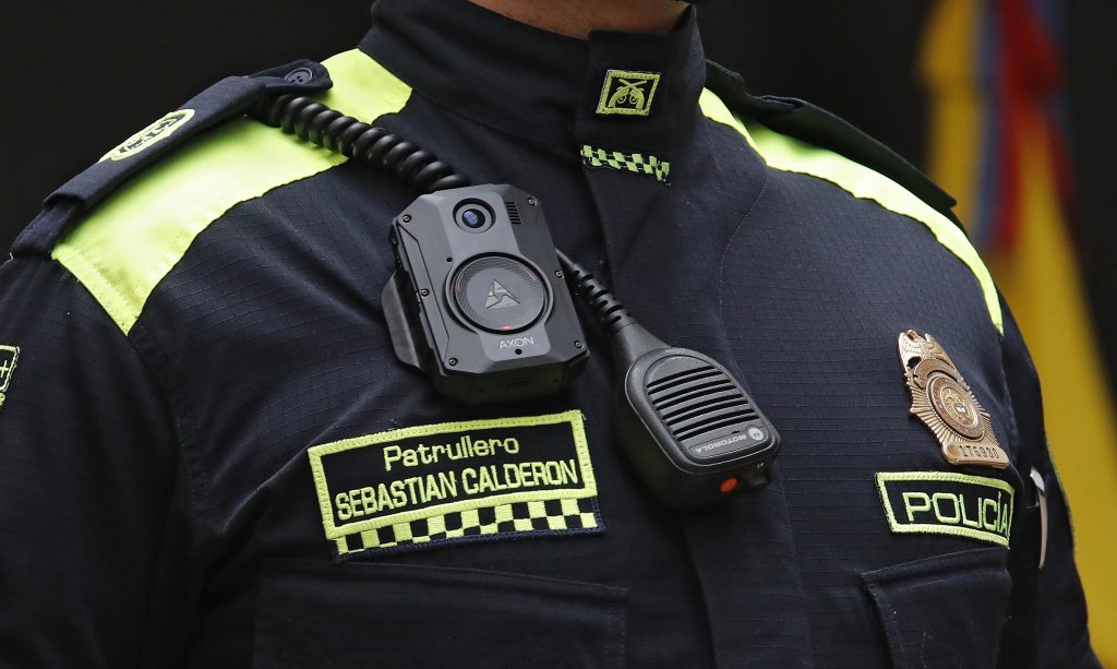 Avanza el proyecto de ley para nuevo estatuto disciplinario de la Policía 3 Avanza el proyecto de ley para nuevo estatuto disciplinario de la Policía La plenaria del Senado aprobó éste martes el proyecto de ley por medio del cual se dispone de un nuevo estatuto disciplinario para la Policía Nacional, en el cual se crea, entre otras, una inspección general para seguimientos a las marchas.