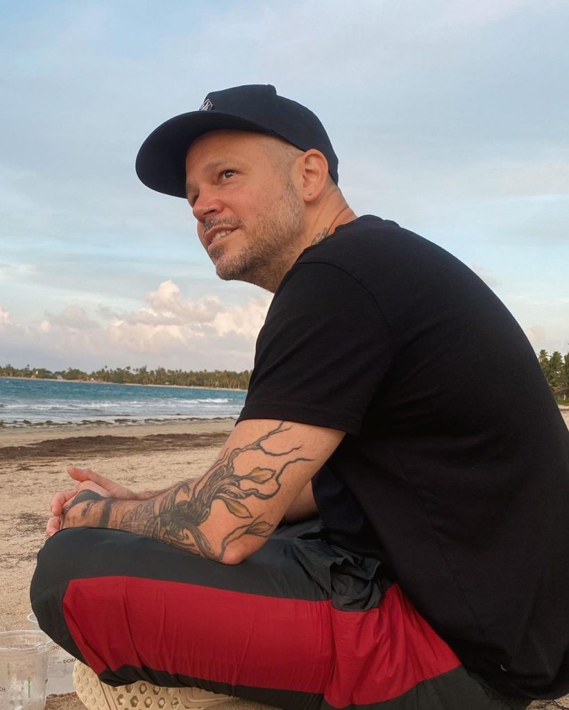 J Balvin rompió el silencio y se pronunció sobre pullas de Residente 2 J Balvin rompió el silencio y se pronunció sobre pullas de Residente En el mes de octubre, J Balvin arremetió contra los premios Grammy porque según él, "no valoran a los artistas", razón por la que invitó a que no asistieran a dicho evento.
