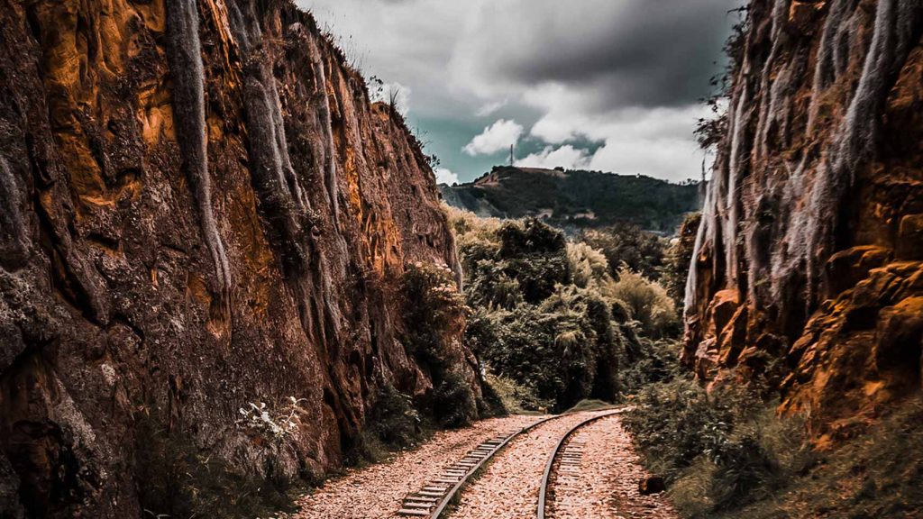 5 pueblos para visitar en Cundinamarca en el año nuevo Para empezar con el pie derecho el año 2022, disfrutar de la naturaleza, viajar y conocer nuevos destinos es el plan ideal.&nbsp; En los diferentes pueblos aledaños a la ciudad de Bogotá se podrá descubrir lugares maravillosos, encontrando la historia de Colombia, sus costumbres y su belleza.