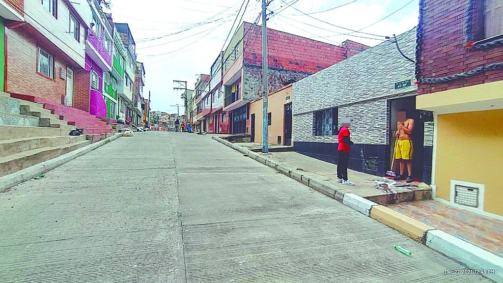 Tras fuerte tiroteo en la madrugada, asesinaron a Jesús en San Cristóbal 1 Tras fuerte tiroteo en la madrugada, asesinaron a Jesús en San Cristóbal Poco más de un día duró luchando por su vida don Jesús Antonio Rojas Agudelo, un trabajador de 42 años de edad, quien la tarde de este domingo se convirtió en la única víctima fatal que resultó de un fuerte tiroteo que se presentó la madrugada del 25 de diciembre en plena celebración de Noche Buena. Dos hombres más resultaron heridos.