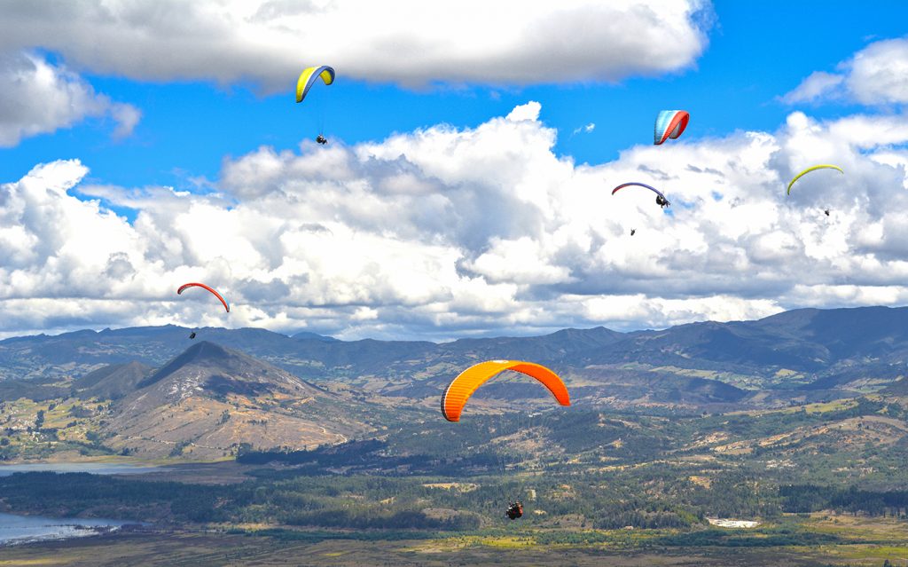 5 pueblos para visitar en Cundinamarca en el año nuevo Para empezar con el pie derecho el año 2022, disfrutar de la naturaleza, viajar y conocer nuevos destinos es el plan ideal.&nbsp; En los diferentes pueblos aledaños a la ciudad de Bogotá se podrá descubrir lugares maravillosos, encontrando la historia de Colombia, sus costumbres y su belleza.