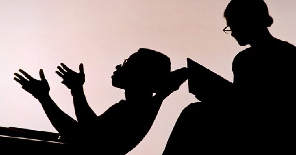Un trastorno de mucha angustia 1 Un trastorno de mucha angustia La ansiedad es uno de los problemas psicológicos más frecuentes entre jóvenes, y puede ser normal en situaciones de estrés, como hablar en público o realizar una prueba.