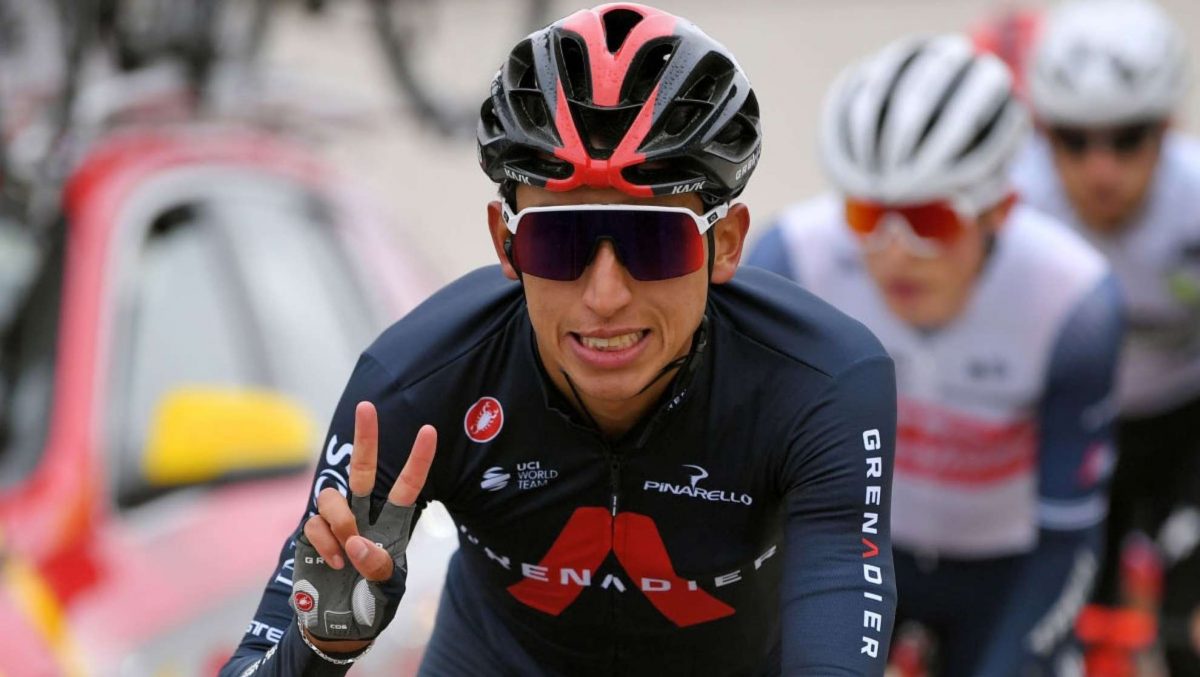Egan Bernal renueva contrato con el Ineos por cinco años 1 Egan Bernal renueva contrato con el Ineos por cinco años El ciclista colombiano Egan Bernal, ganador del Tour de Francia en 2019 y del Giro de Italia en 2021, renovó por cinco años más su contrato con el equipo Ineos, por lo que correrá hasta el final de 2026 con el escuadrón británico.