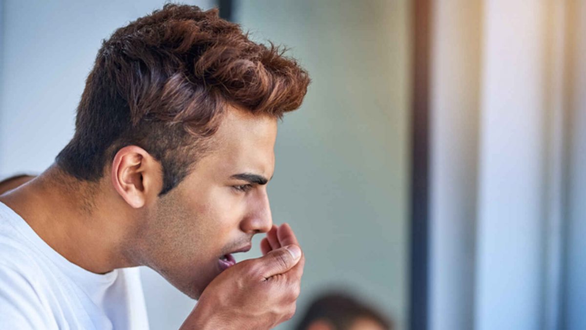 CLAVES PARA UN ALIENTO FRESCO 1 CLAVES PARA UN ALIENTO FRESCO El mal aliento crónico o halitosis es clínicamente el aliento desagradable por distintos motivos, ya sea causado por factores fisiológicos o patológicos y que puede ser de origen bucal o sistémico, es decir, por otra enfermedad.