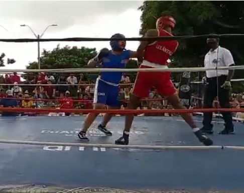 HAIDER PEGA DURO EN EL BOXEO 2 HAIDER PEGA DURO EN EL BOXEO El boxeo colombiano ha vivido en los últimos años momentos de gloria por sus buenos resultados a nivel olímpico y profesional.