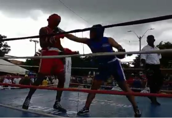 HAIDER PEGA DURO EN EL BOXEO 3 HAIDER PEGA DURO EN EL BOXEO El boxeo colombiano ha vivido en los últimos años momentos de gloria por sus buenos resultados a nivel olímpico y profesional.