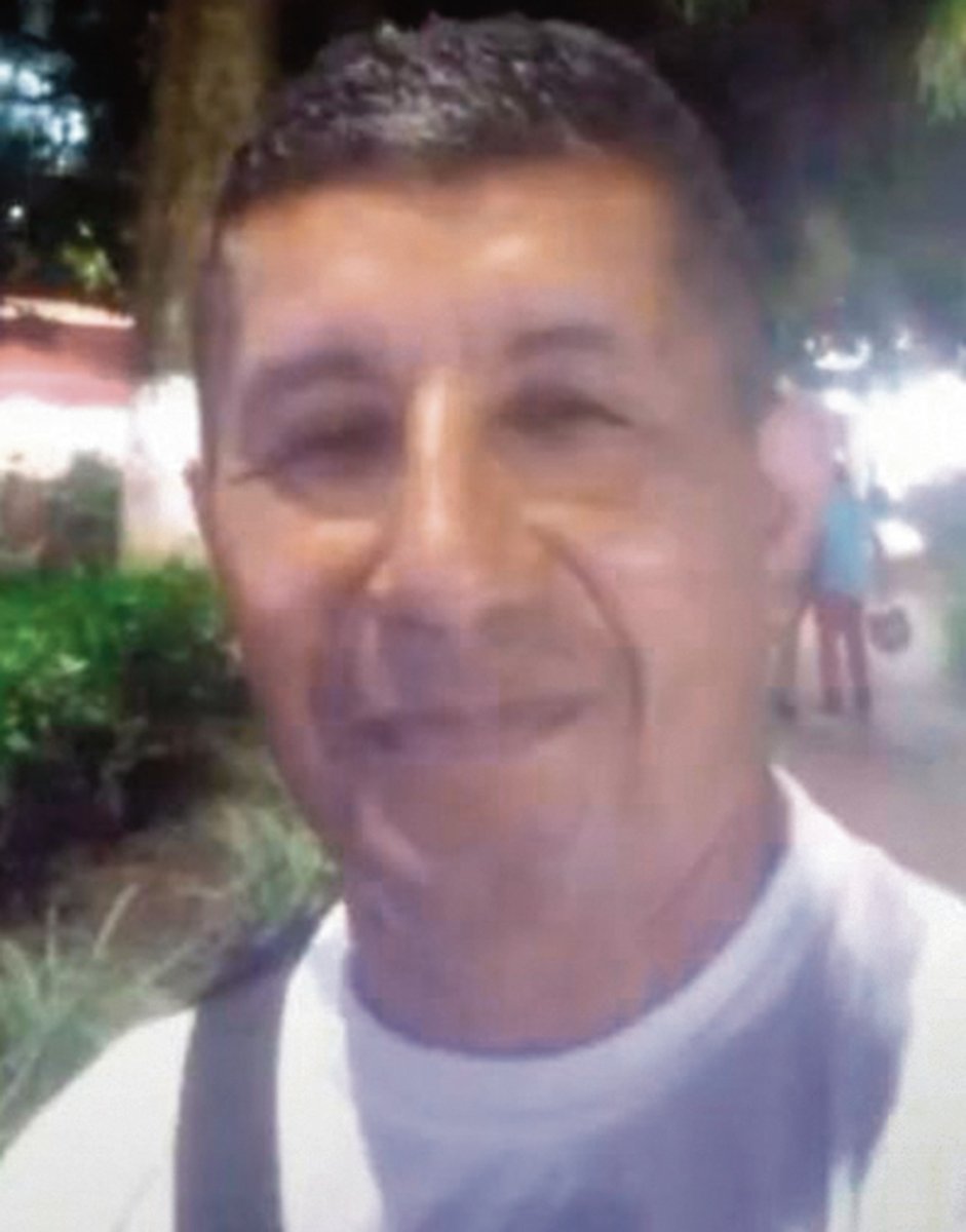 Balean a taxista frente a su hija Por las ventanas que se encontraban abajo de la parte delantera del taxi que manejaba Nelson Adrián Caicedo Robayo, ingresaron las balas que terminaron con la vida de este taxista a pocos metros de su casa y delante de su hija, quien en ese momento se estaba bajando del vehículo para ingresar a la vivienda.