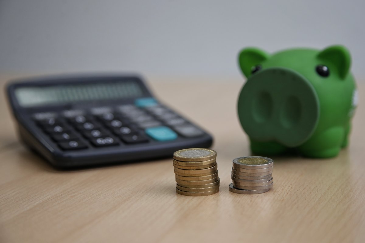 Libérese de sus deudas con la compra de cartera 2 Libérese de sus deudas con la compra de cartera Alcanzar una buena salud financiera es una meta para millones de colombianos que tiene créditos y préstamos con entidades bancarias, pero que ven con mucha dificultad cómo pagar tres, cinco y hasta siete obligaciones con los bancos.
