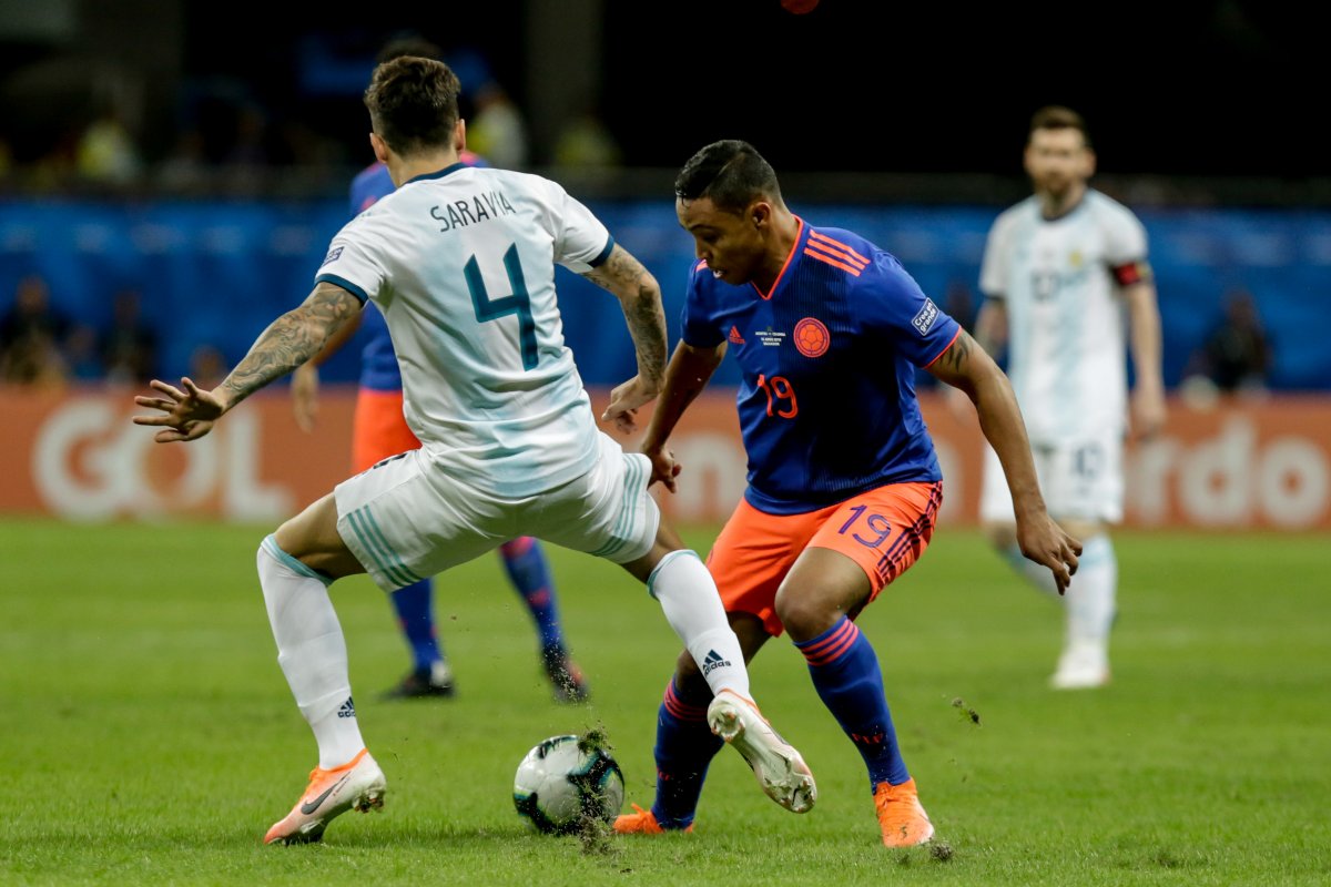 Muriel se perderá los partidos ante Perú y Argentina La Selección Colombia perderá a uno de sus jugadores más importantes en ataque para disputar la doble fecha de las eliminatorias al Mundial de Catar, ante Perú (este viernes, como local) y Argentina (el 1° de febrero, como visitante), nos referimos a Luis Fernando Muriel.