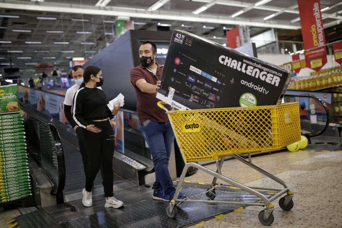 El 11 de marzo será el primer día sin IVA en Colombia del 2022 El presidente de la República, Iván Duque Márquez, confirmó que el próximo 11 de marzo será la primera jornada del Día sin IVA en Colombia durante el año 2022. El anuncio lo hizo en medio del taller ‘Construyendo País’ en Repelón, Atlántico.